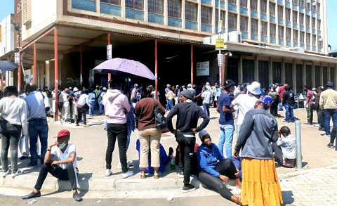 Corruption at Joburg’s Harrison Street Home Affairs office: Paying your way to the front of the queue