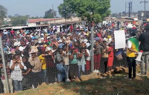 Protesters shut down Limpopo shopping mall demanding jobs for community members