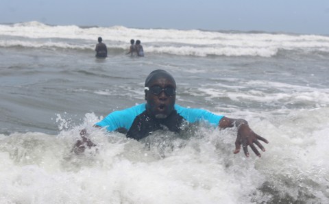Surf City mayor leaps into sea to prove Durban’s beaches are hunky-dory again