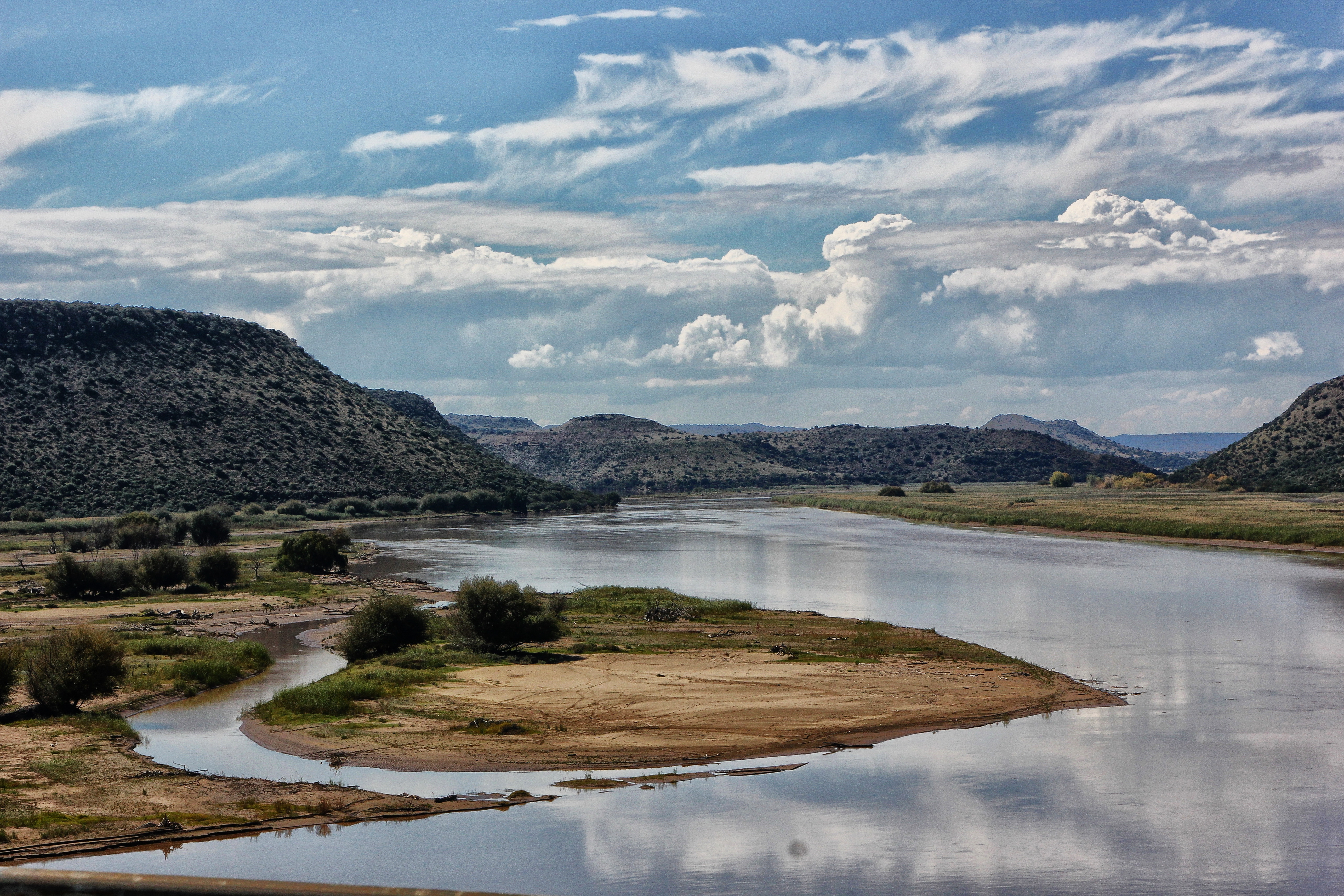 From 1912 onwards, several have seen the potential of a dam in this area, but it was only tackled in the 1960s. Image: Chris Marais