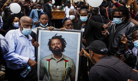 Police attack mourners at funeral and memorial service of popular Mozambican rapper Azagaia