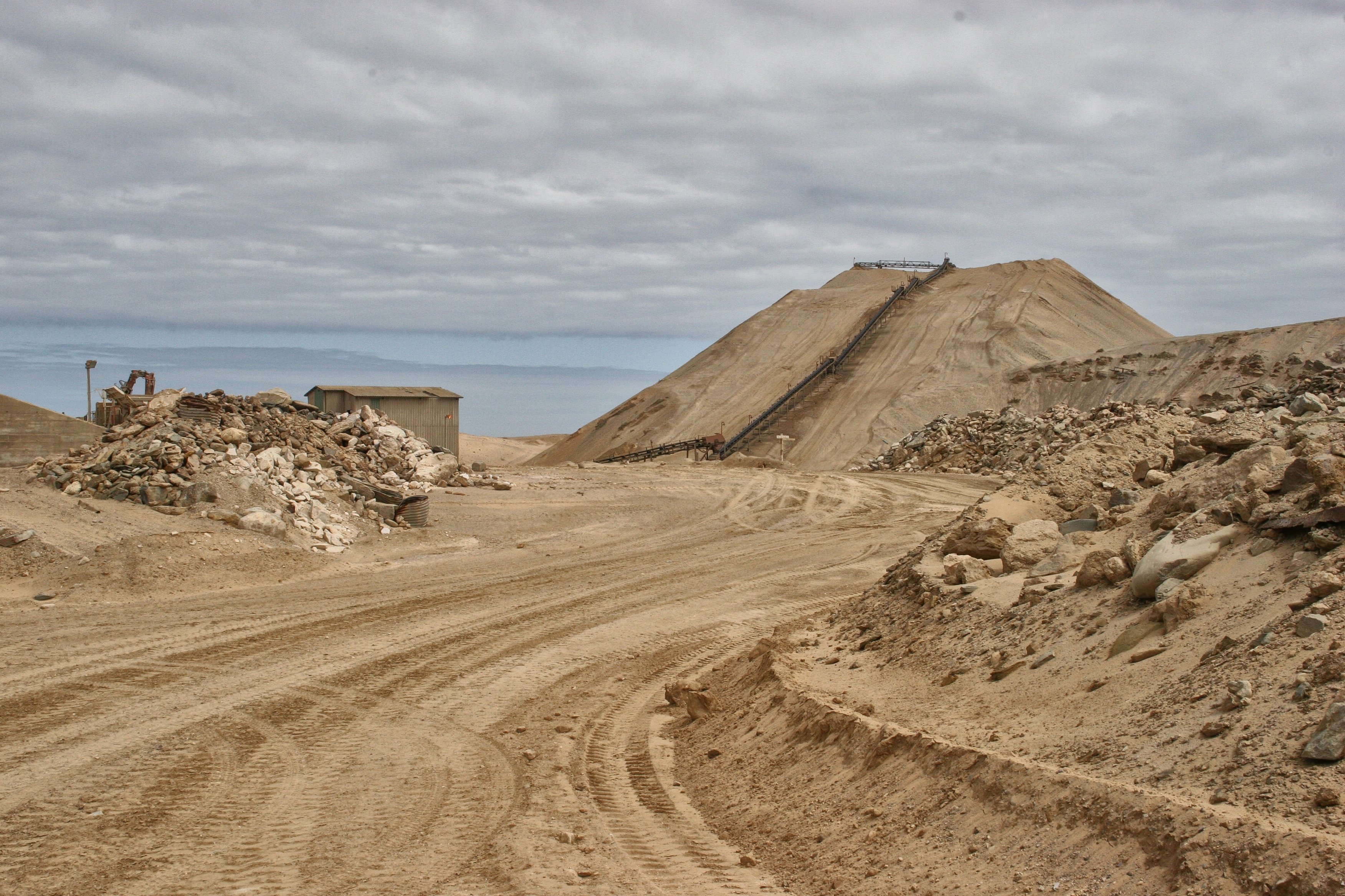The unrehabilitated mining grounds in 2005.