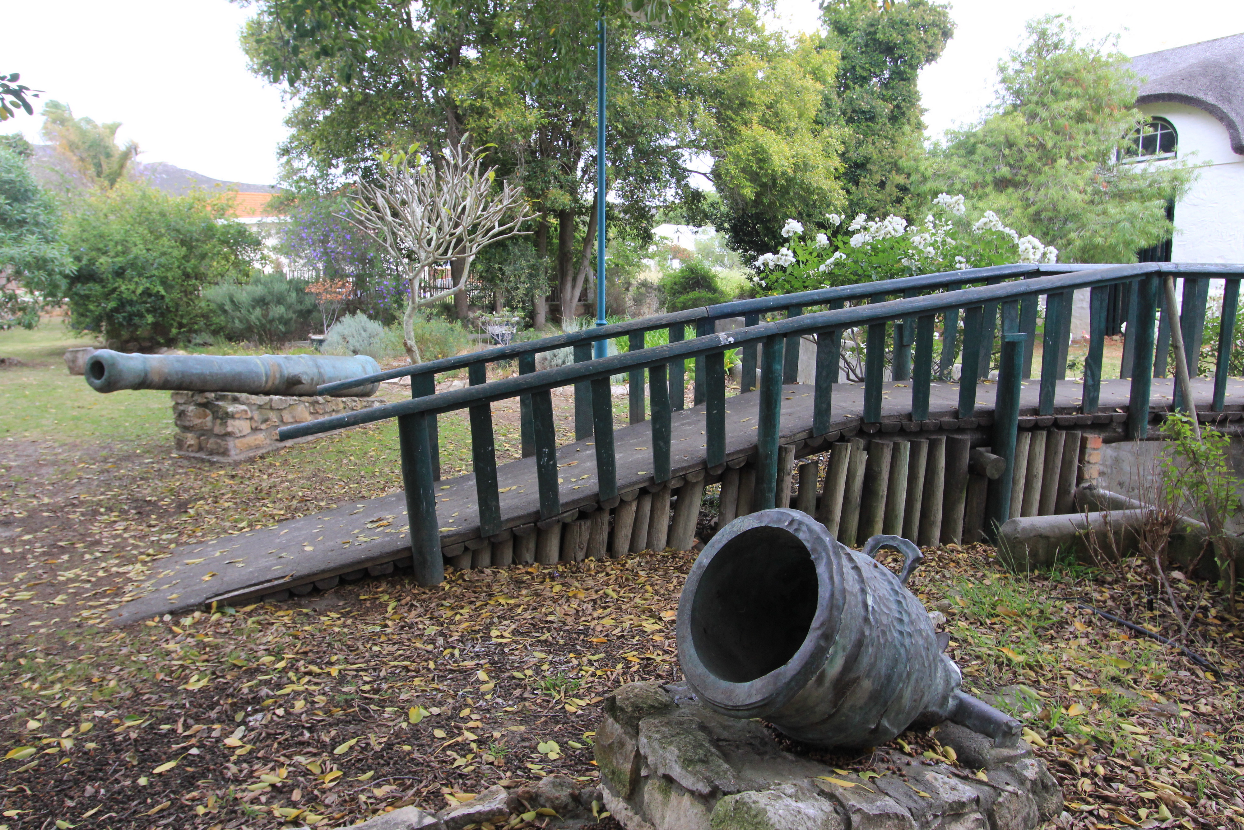 In the gardens of the Shipwreck Museum, you’ll find old cannons and massive anchors. Photographer: Chris Marais
