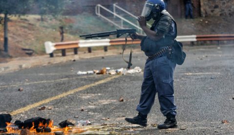#FeesMustFall: Wits students accuse police of abuse