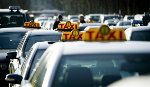 Uber taps into Japan with first taxi-hailing pilot