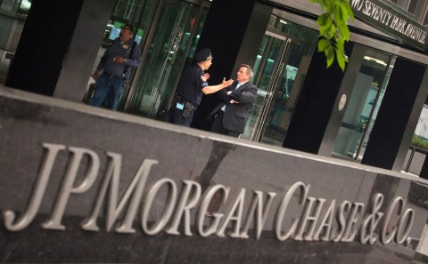 JPMorgan CIO Drew retires after giant trading loss