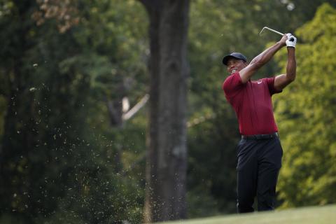 Tiger leaps into early lead at PGA’s BMW Championship